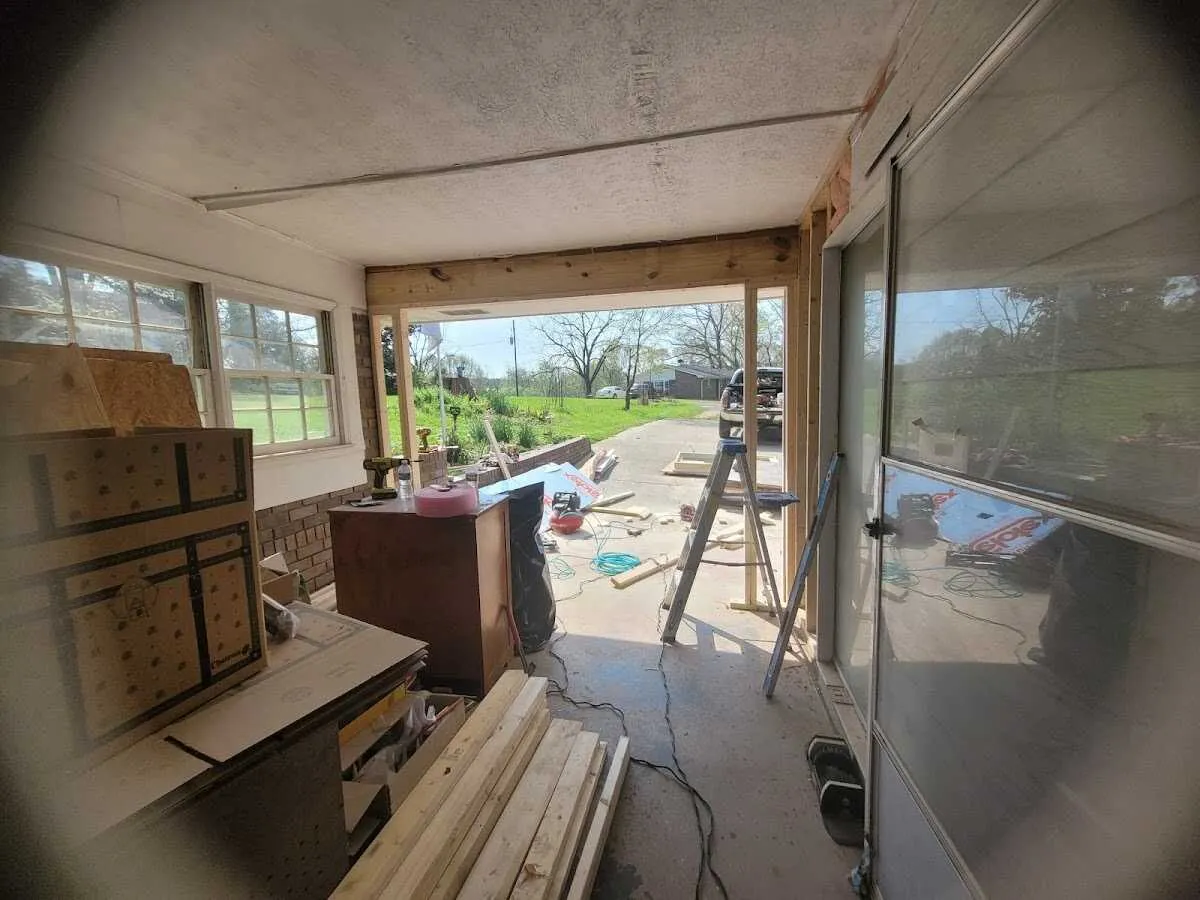 Air movers and dehumidifier for Water Mitigation Services in Pevely